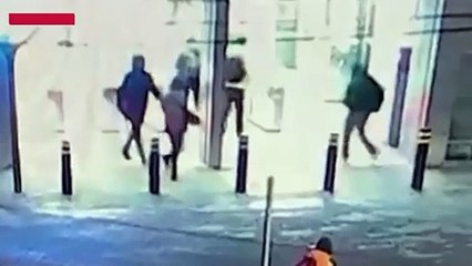 Brüksel'deki silahlı saldırı güvenlik kamerasında