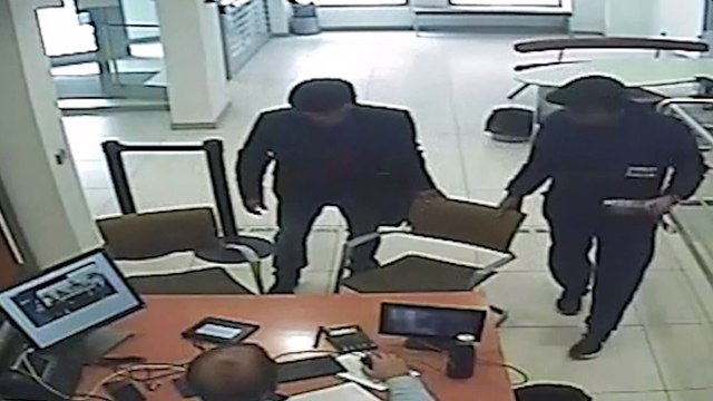 Detenidos tres atracadores que robaron 50.000 euros en un banco de Morata de Tajuña