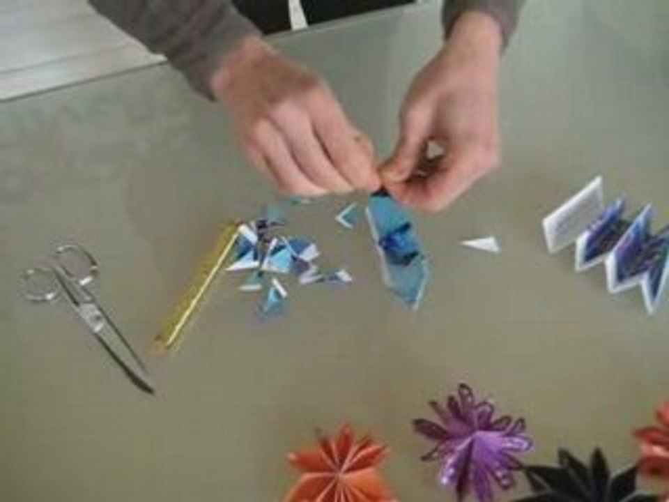 Realisation d'une etoile simple en papier