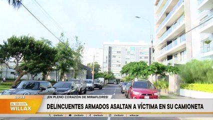 DELINCUENTES ARMADOS ASALTAN A VÍCTIMA EN SU CAMIONETA EN MIRAFLORES | Willax