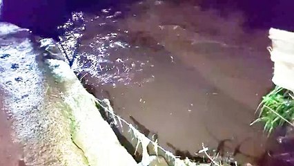 Intensas chuvas elevam nível do rio no Bairro 14 de Novembro