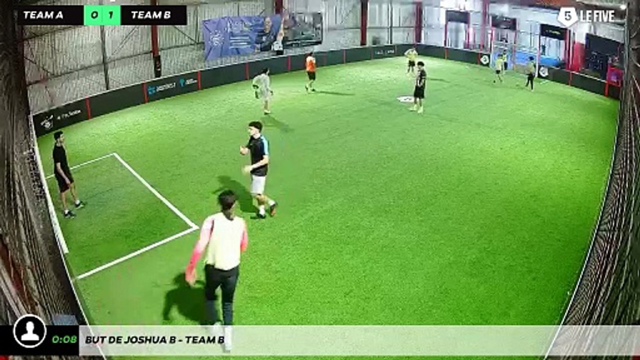But de Joshua B - Team B