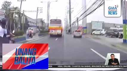 Motorcycle rider, sumemplang at muntik magulungan ng delivery van | Unang Balita