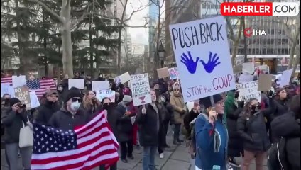 New York'ta Binlerce Kişi Trump ve Elon Musk'a Karşı Protesto Düzenledi