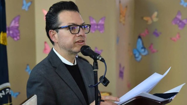 Juan David Correa, ministro de Cultura, le presentó su renuncia irrevocable al presidente Petro