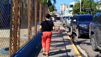 Miguel Valdez - Atraco en controba la señora Mireya Páez denucia fue atracado montada en un vehículo largo dejada sin sus pertenecía le llenaron la maleta con todo en El cruce dé controba dé