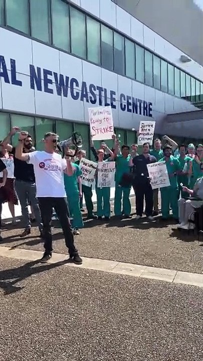 'Marshmallow doctors' rally outside John Hunter, ready to strike for better conditions | Newcastle Herald | February 6, 2025