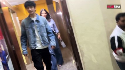 Janhvi Kapoor बहन Khushi Kapoor के साथ बचपन की फोटो वाली T-Shirt पहन पहुंची Loveyapa देखने