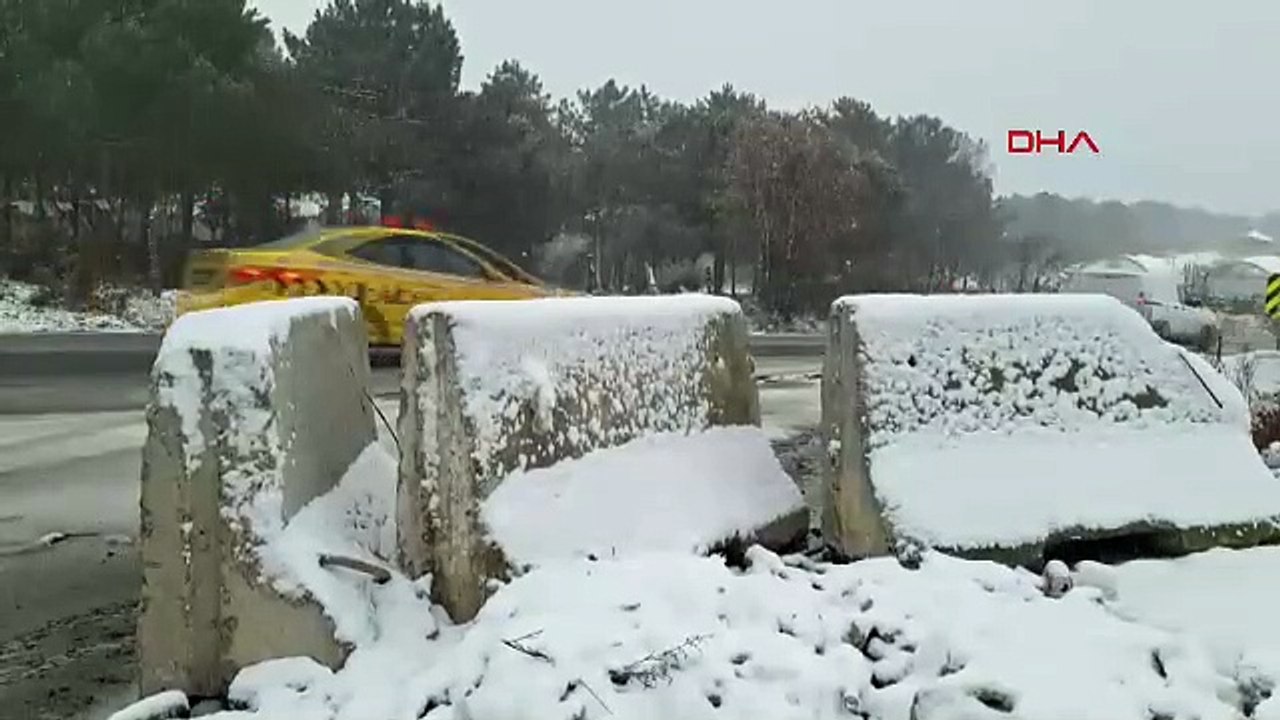 İstanbul- Kartal Aydos'ta çatılar beyaza büründü / Ek görüntü