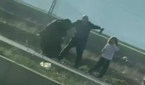 Araçtan inen kadını saçlarından sürükleyip kız çocuğunu darbettiler