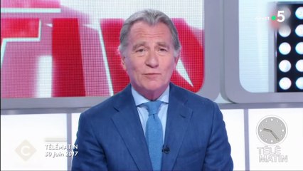 William Leymergie fond en larmes sur le plateau de C à Vous