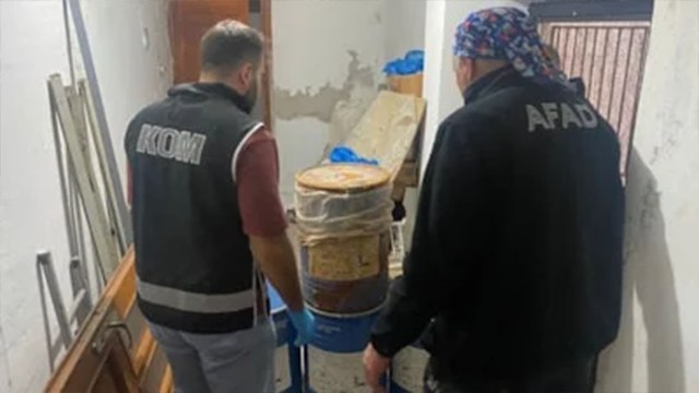 Emlakçıda 4 varil sodyum siyanür ele geçirildi, 4 kişi tutuklandı