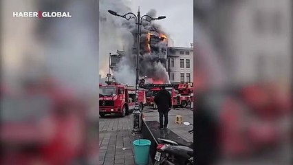 Eminönü'ndeki Mısır Çarşısında yangın çıktı