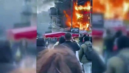 Tarihi Mısır Çarşısı'nda korkutan yangın