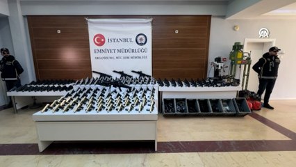 İstanbul'da kaçak silah operasyonlarında 3 zanlı tutuklandı