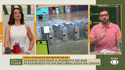 CENA CHOCANTE! Passageiros do metrô ficam encurralados na chuva | Melhor da Tarde