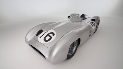 1954 Mercedes-Benz W 196 R Stromlinienwagen - studio footage