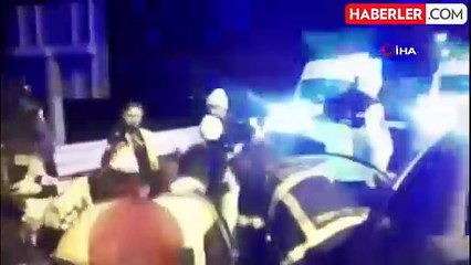 Otomobil Kamyonete Arkadan Çarptı: 2 Ölü, 9 Yaralı