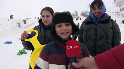 Kayseri'de çocuklar, naylon, tepsi ve leğenlerle kaydı