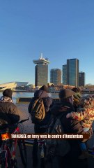 TRAVERSÉE en ferry vers le centre d’Amsterdam