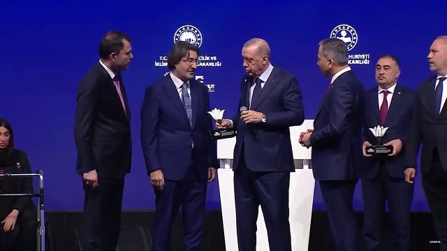 Ziraat Bankası Genel Müdürü, Erdoğan'a yağ çekmeye çalışırken rezil oldu
