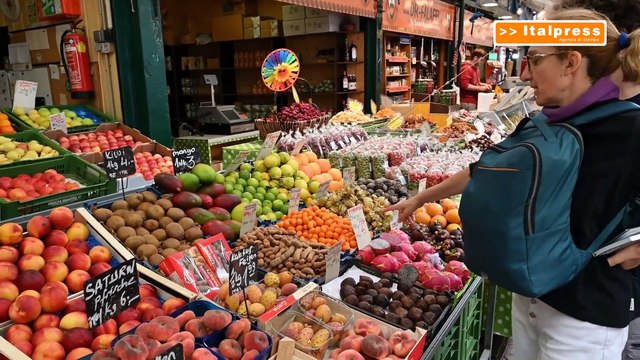 Ue, commercio al dettaglio in lieve calo a dicembre