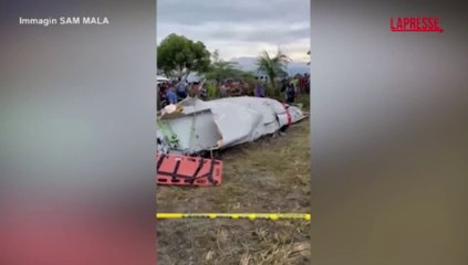 Filippine, aereo militare Usa si schianta in un campo di riso