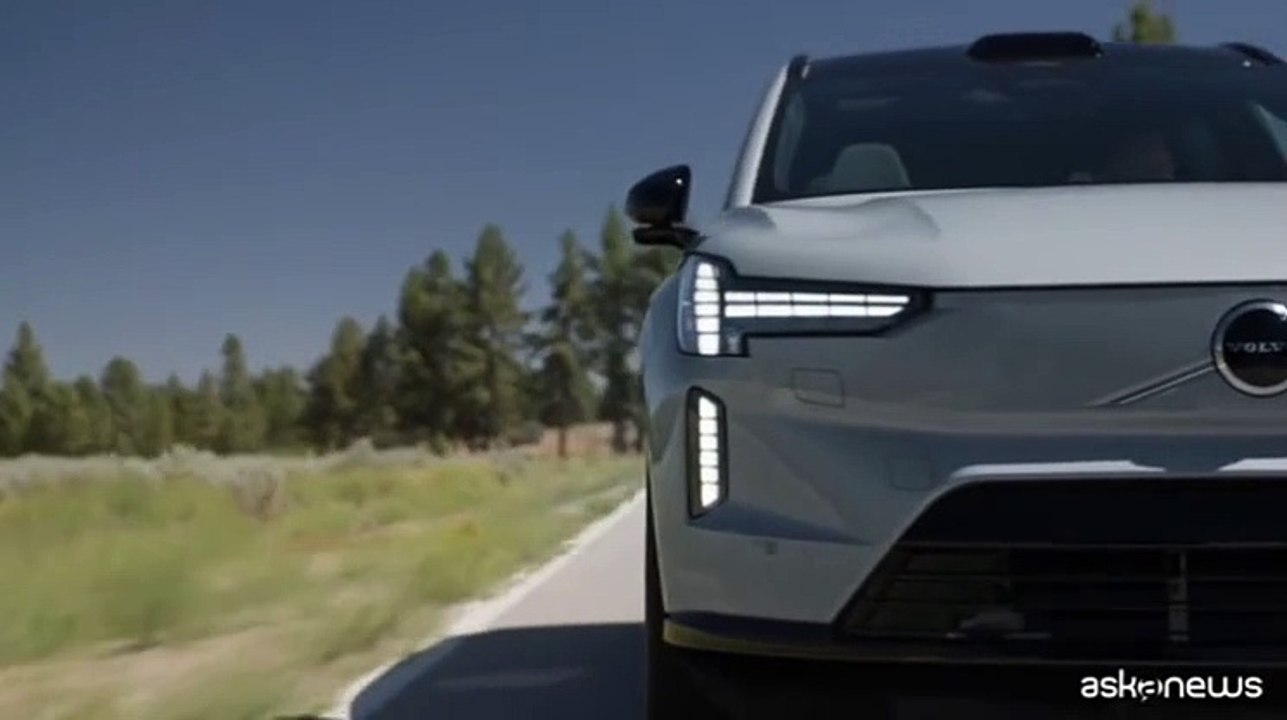 Volvo XC90 ed EX90 l'ammiraglia ibrida, plug-in ed elettrica