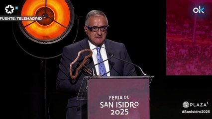 De la Fuente ovacionado en Las Ventas tras acosarle la Fiscalía de Sánchez en el ‘caso Jenni’