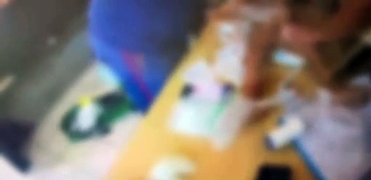 Criança de 2 anos morre após cair da cama e se engasgar com leite em Guarujá; VÍDEO