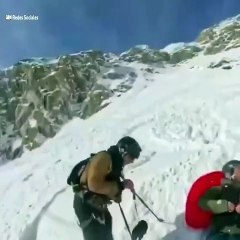 Esquiador sobrevive a una avalancha