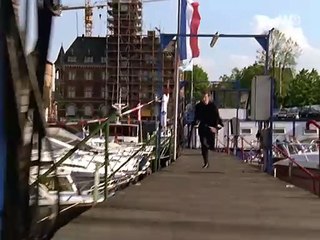 Le Clown saison 4 - épisode 1 - Dans L'Antre Du Lion