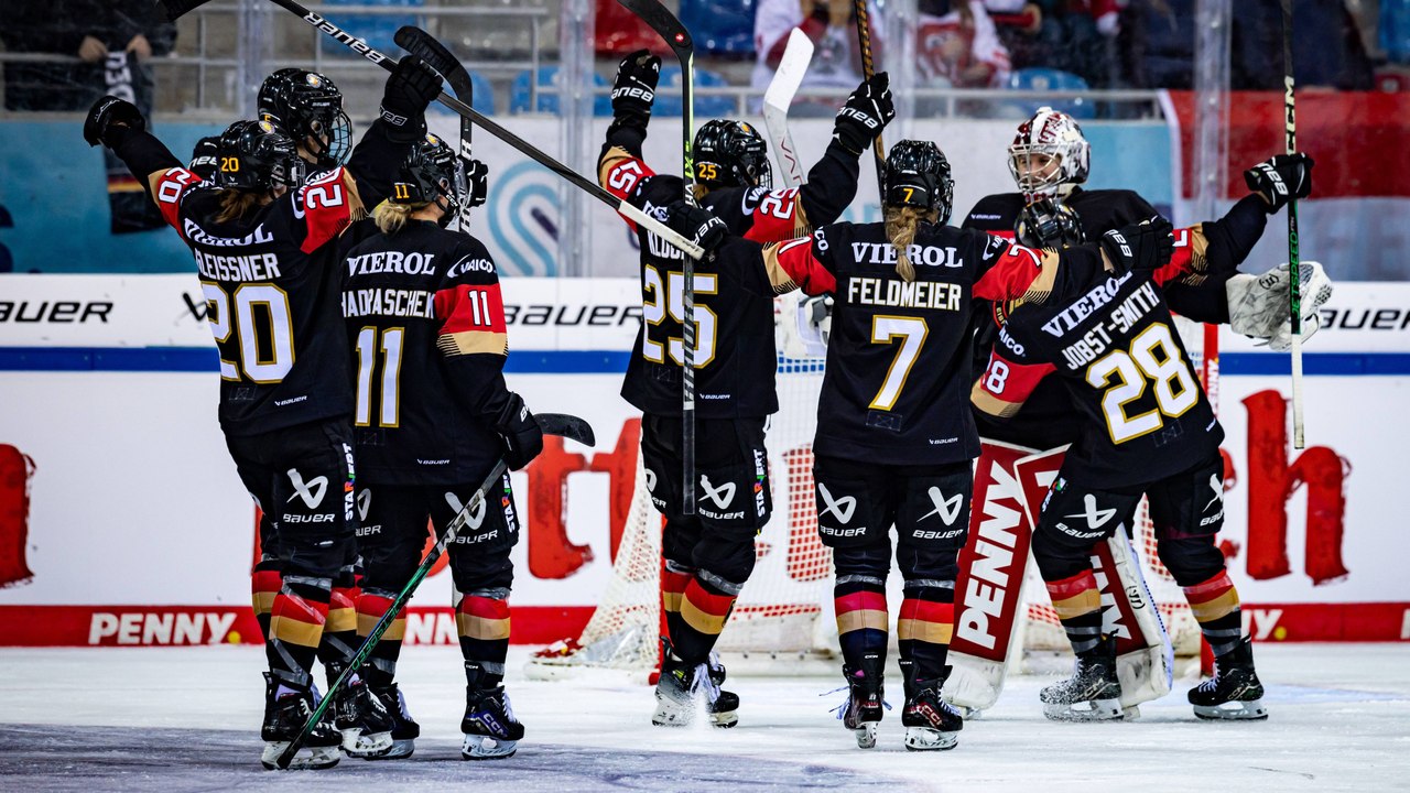 Nach Problemen mit der Uhr: DEB-Frauen siegen im Kampf ums Olympia-Ticket