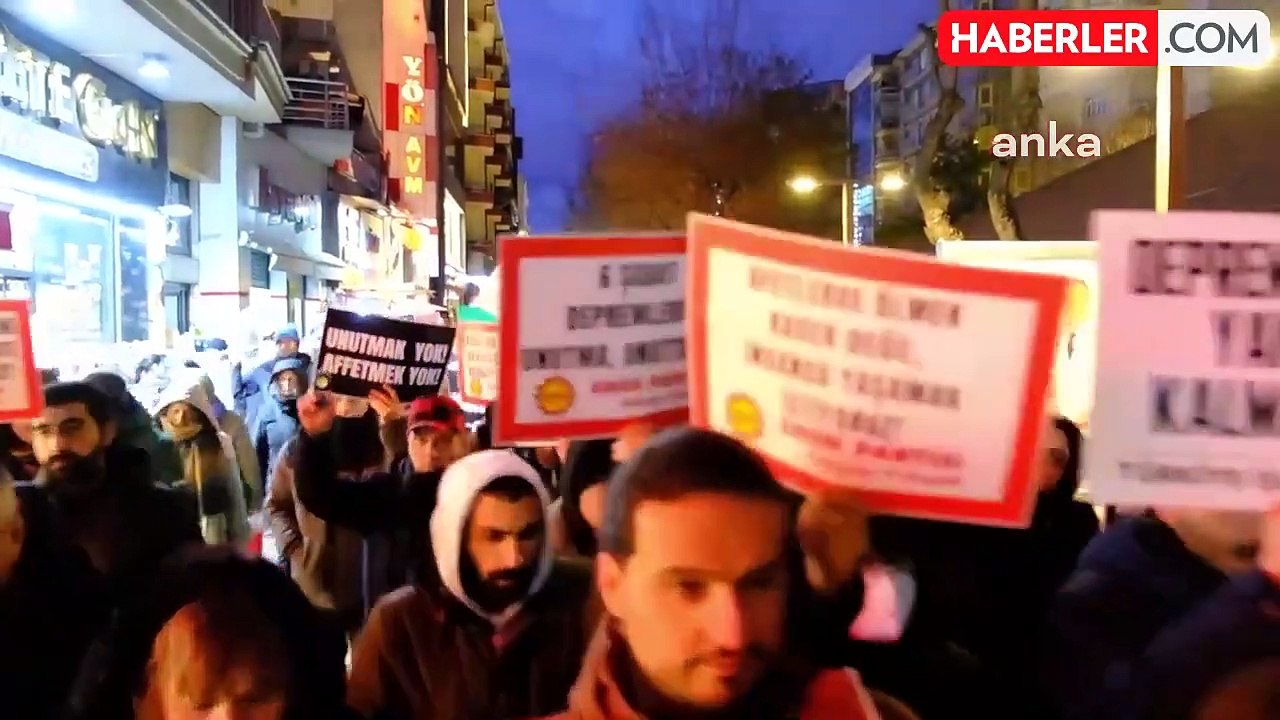 Eskişehir'de 6 Şubat Depremlerinin Yıldönümünde Yürüyüş Düzenlendi: "Susmak İhanettir!"