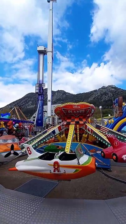 Foire des RAMEAUX   Foire de GRENOBLE 2023   #grenoble  #manege #france  #foire #animation  (13)