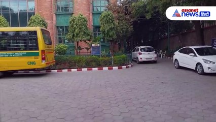 दिल्ली में कई स्कूलों को बम से उड़ाने की धमकी, गेट पर लटका ताला और...