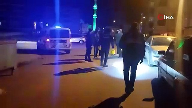 Çorum’da park halindeki araç kurşunlandı, polis ekipleri harekete geçti