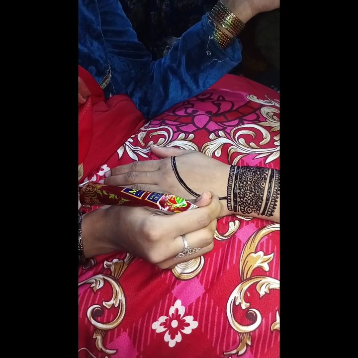 Simple henna designs, simple mehndi design trending