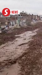 Heavy rains trigger flash flood in Peru