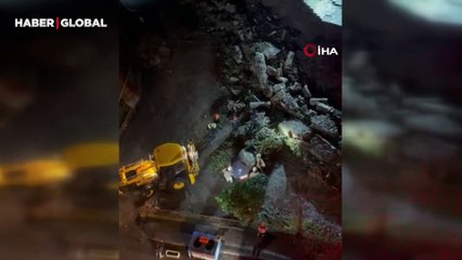 Beşiktaş’ta istinat duvarının 8 aracın üstüne çöktüğü anlar ortaya çıktı