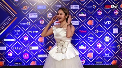 Karan Veer Mehra ने Event में सबके सामने कर दिया Shrutika Arjun को Kiss, Video Viral