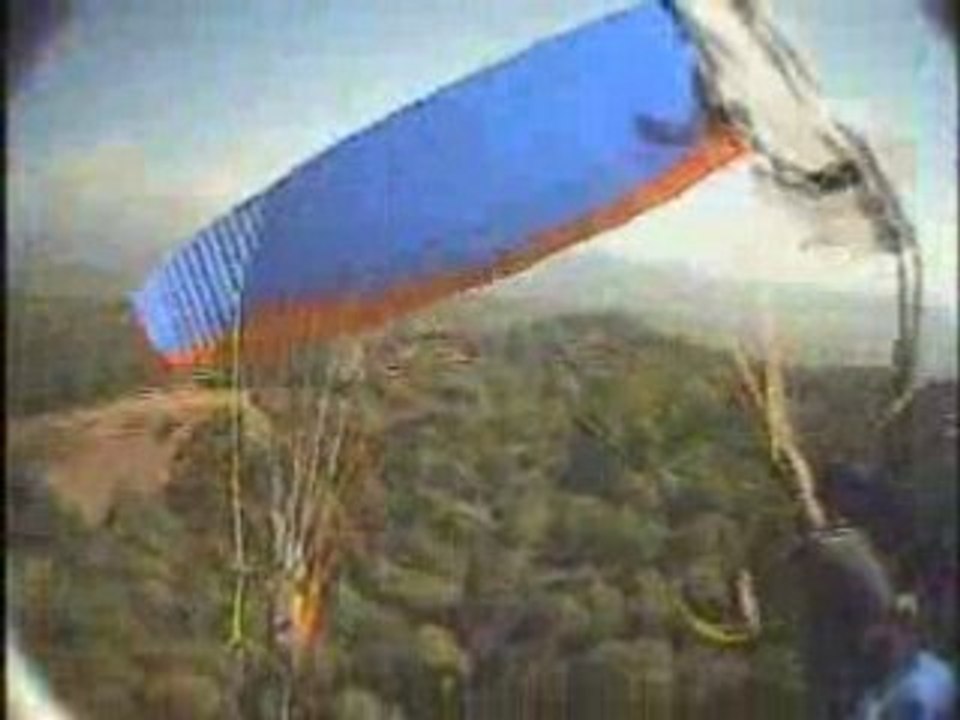 PARAPENTE CRASH