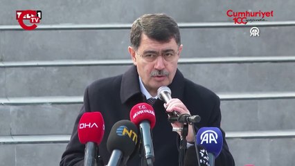 Ankara Valisi Vasip Şahin'den 'alkol' ikazı Ne olur alkolden uzak duralım. Zaten alkol hem sağlımız hem geleceğimiz açısından zararlı olan bir madde. Hele sahte alkol, hayata kast eden bir madde.
