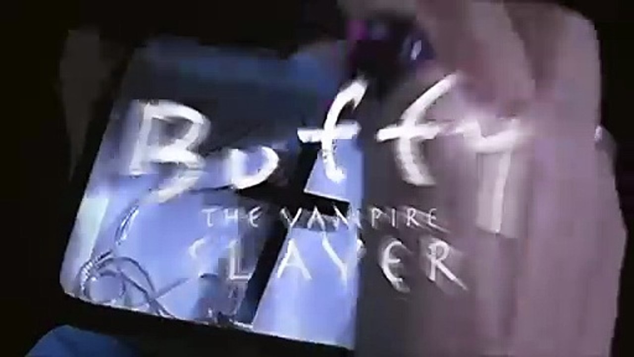 Générique de "Buffy contre les vampires" (saison 1) / Sarah Michelle Gellar à l'avant-première de "Dexter: Original Sin" en décembre 2024 à New York