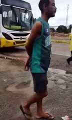 Homem se revolta e depreda ônibus em Alagoas