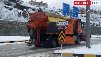 Bartın'da Kar Yağışı 5 Köy Yolunu Kapattı