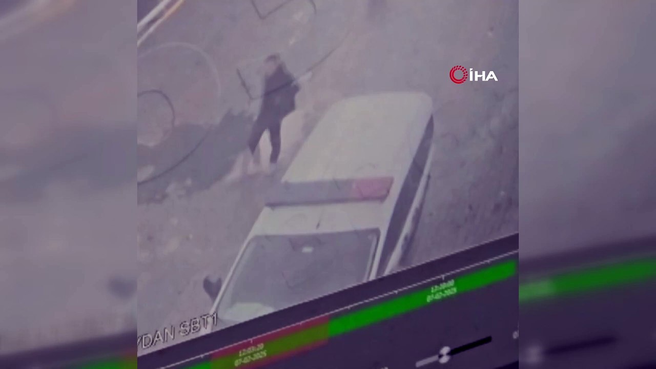 Bağcılar'da polise bıçakla saldırı