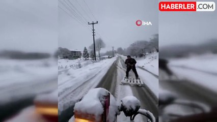 Karla Kaplı Yolda Eğlenceli Kayak Anları