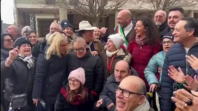 A Bari si inaugura Mo' pasta , il pastificio inclusivo: al taglio del nastro si canta Felicità con Al Bano
