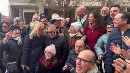 A Bari si inaugura "Mo' pasta", il pastificio inclusivo: al taglio del nastro si canta "Felicità" con Al Bano